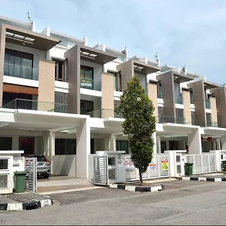 5Br 3Storey Cozy Gelugor Homestay 15Pax